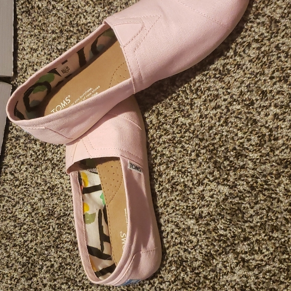 Toms Classic Alpargata Shoe - Picture 4 of 5